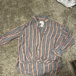 American Eagle button up